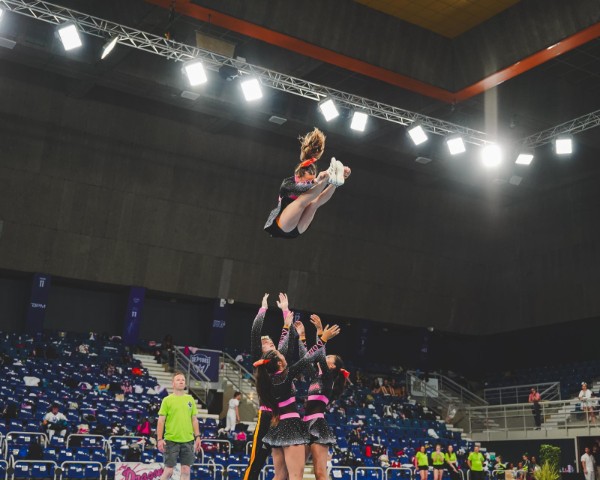 Massilia Cheer Elite action